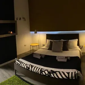 Nocleg ze śniadaniem Minihomecatania ***